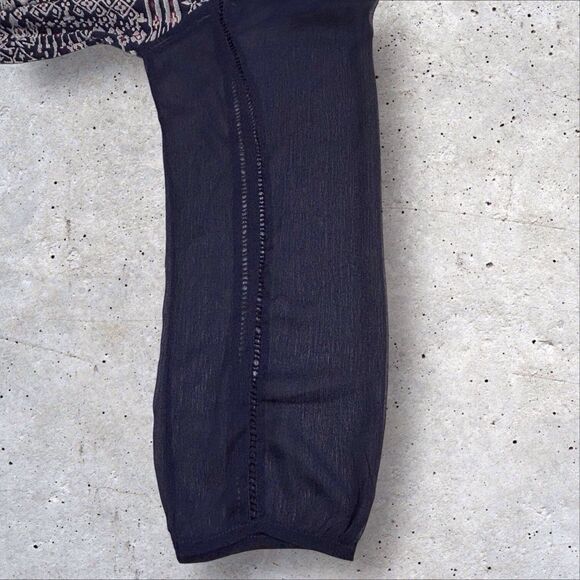 Lucky Brand Top Pintuck Split Neck Women’s 1X Blue Flowy Boho Blouse Semi Sheer - Picture 6 of 8